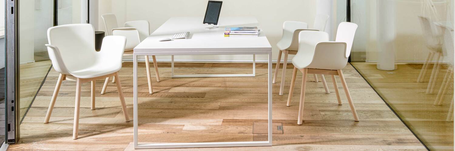 chairs and small armchairs min