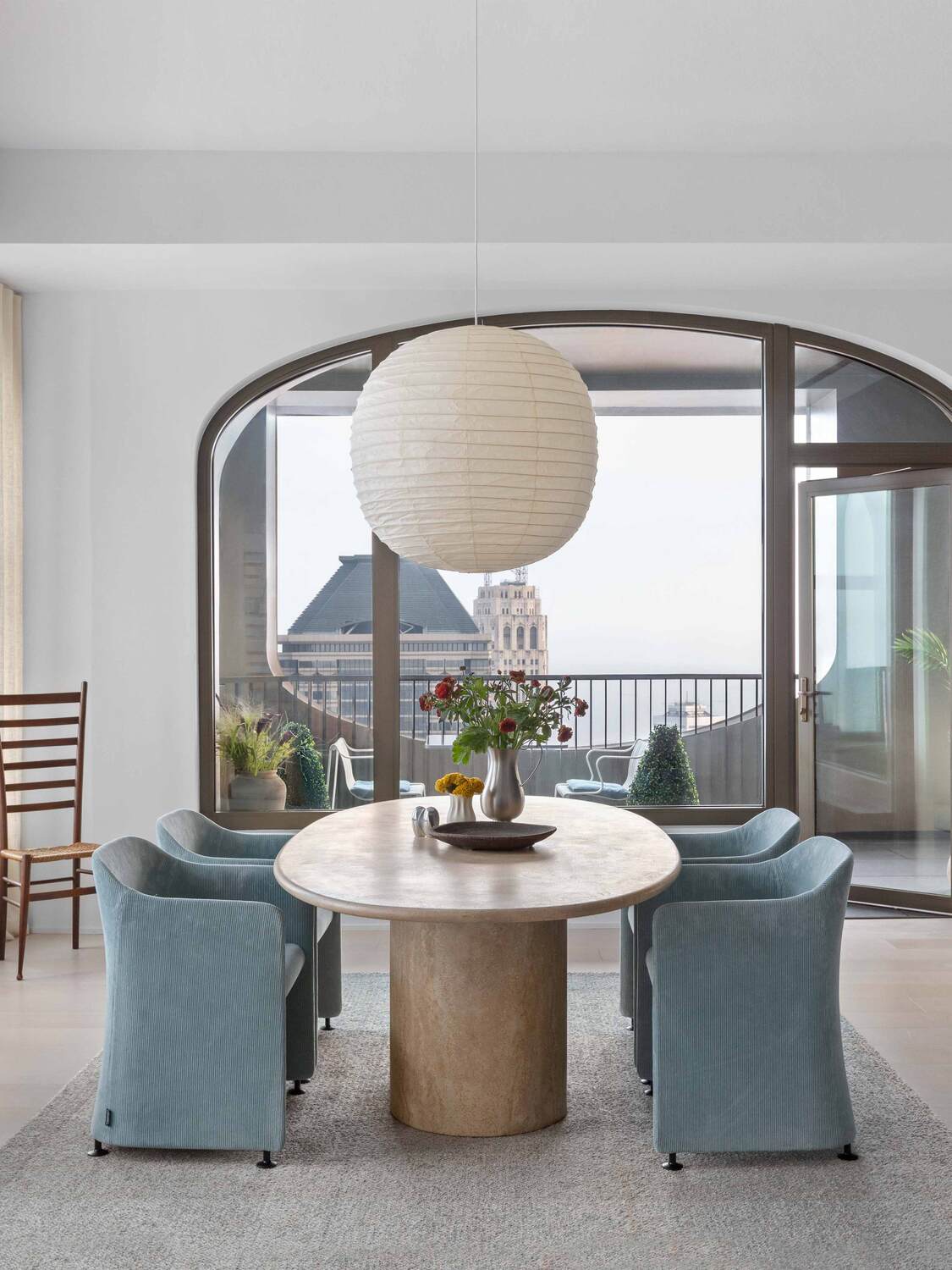 dining room thumbnail verticale