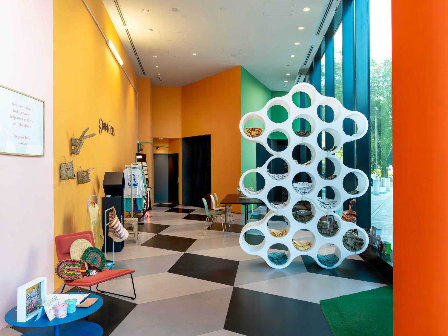 01 cappellini goooders carousel